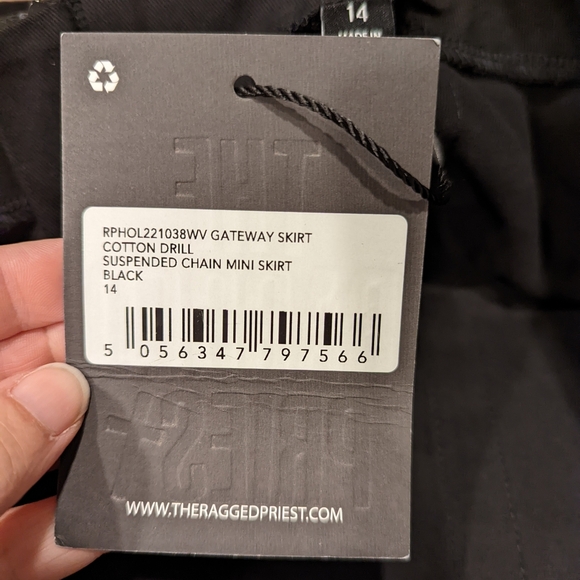 Black Chain-Accent Mini Skirt - Picture 8 of 10